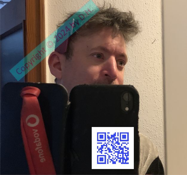 thumbs-outside-hair-look